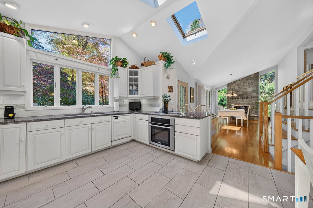 814 Amity Road Property Photo 10