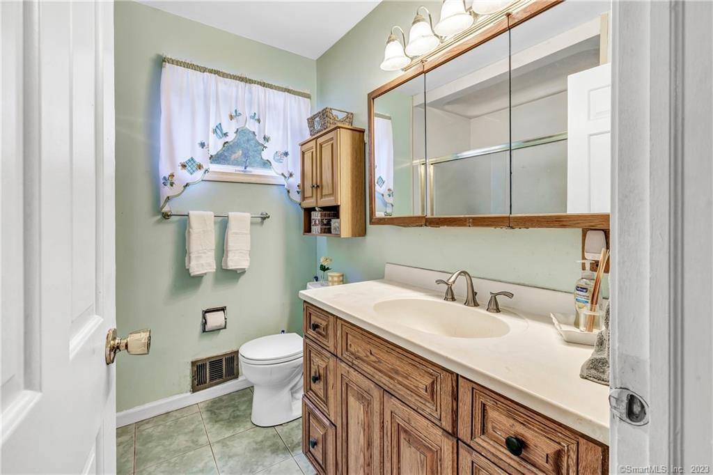 40 Burroughs Road Property Photo 31