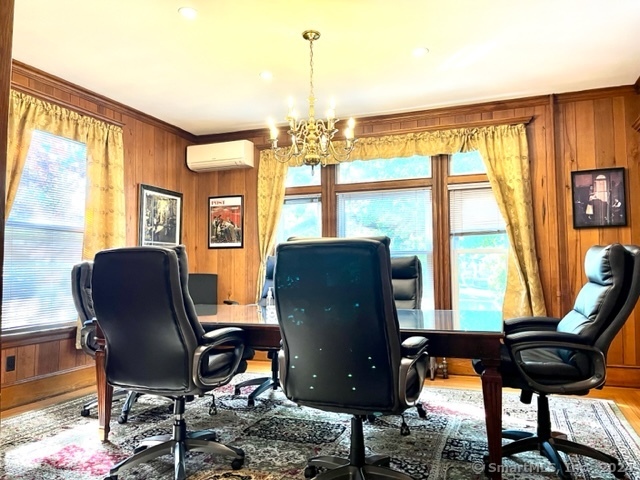 215 Coram 196sf Avenue Property Photo 4