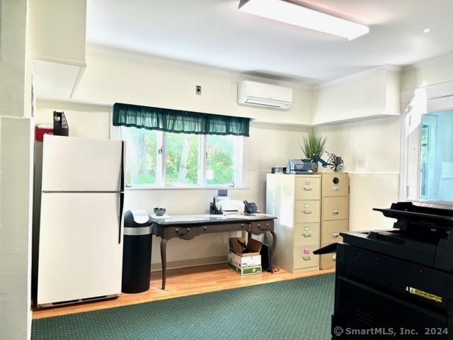 215 Coram 196sf Avenue Property Photo 6