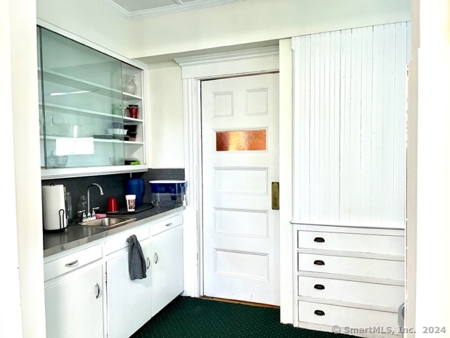 215 Coram 196sf Avenue Property Photo 7