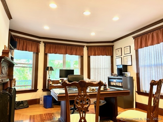215 Coram 196sf Avenue Property Photo 8