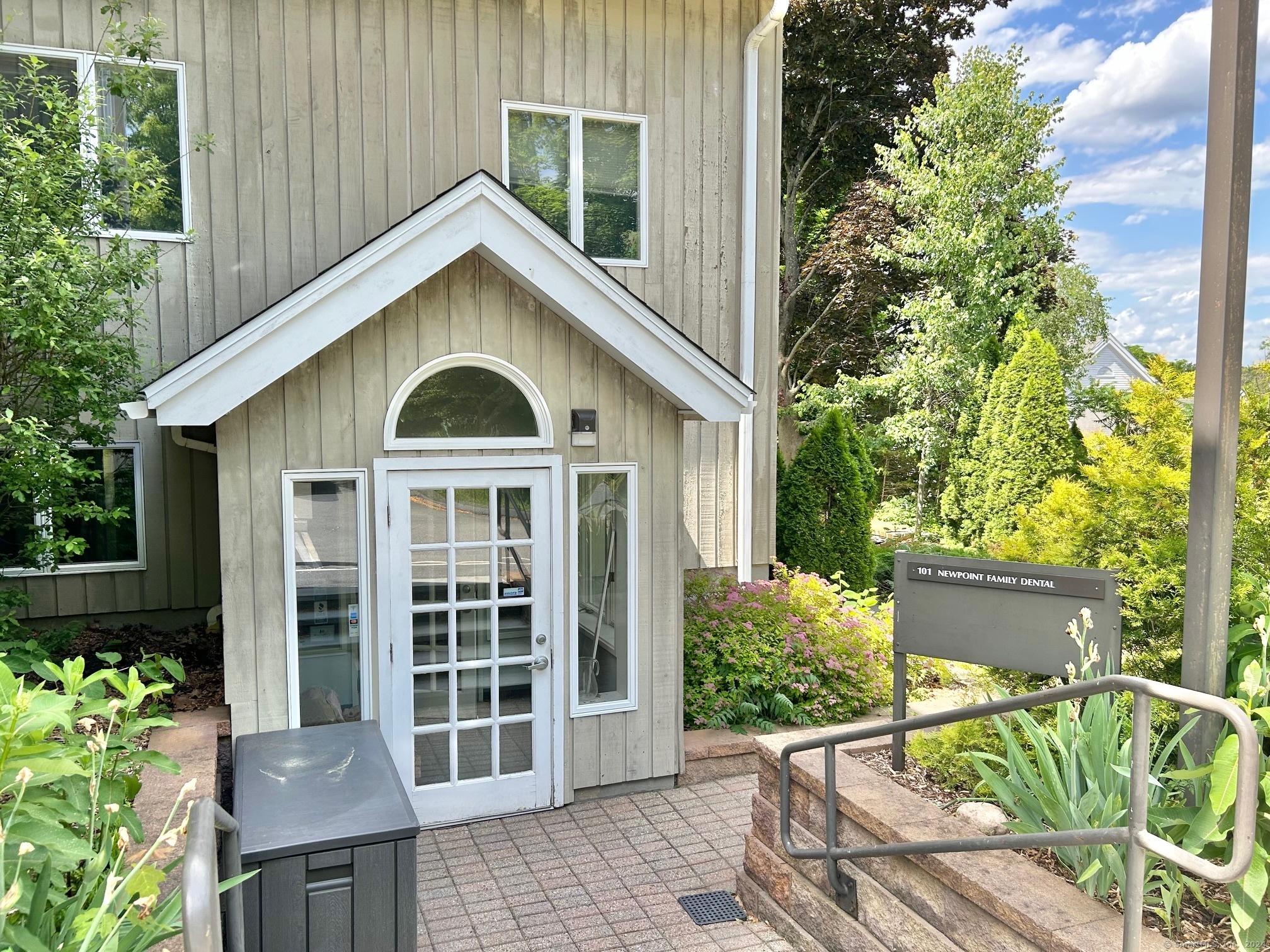46 Avon West Dental Office Road Property Photo 1