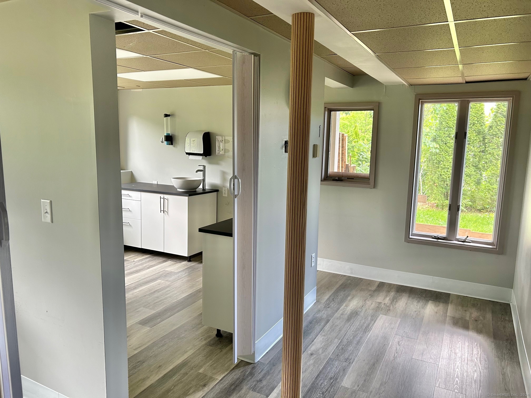 46 Avon West Dental Office Road Property Photo 3
