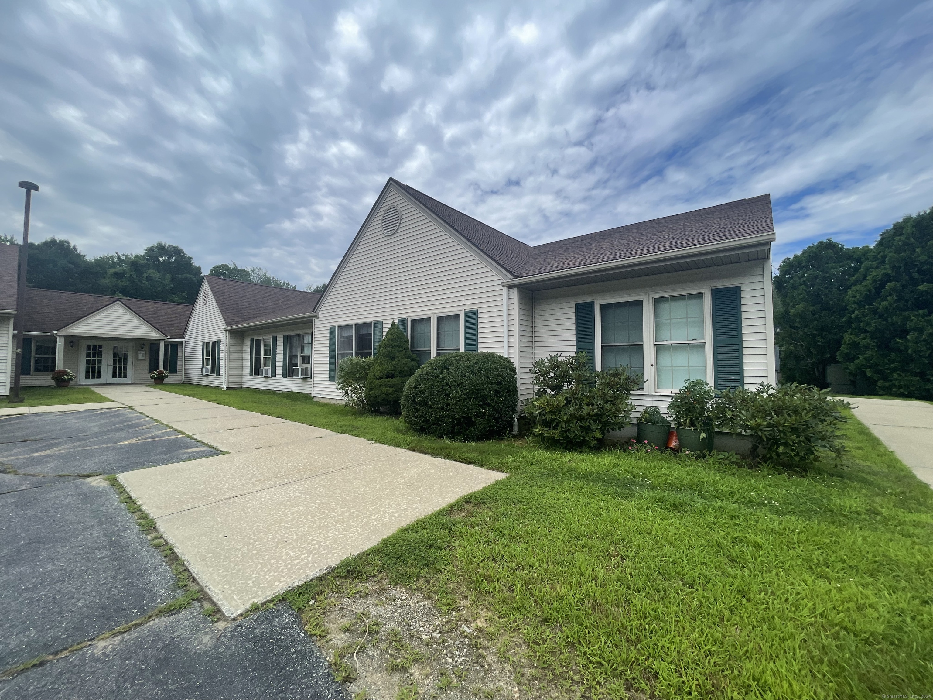 30 Knollwood Drive Property Photo 1