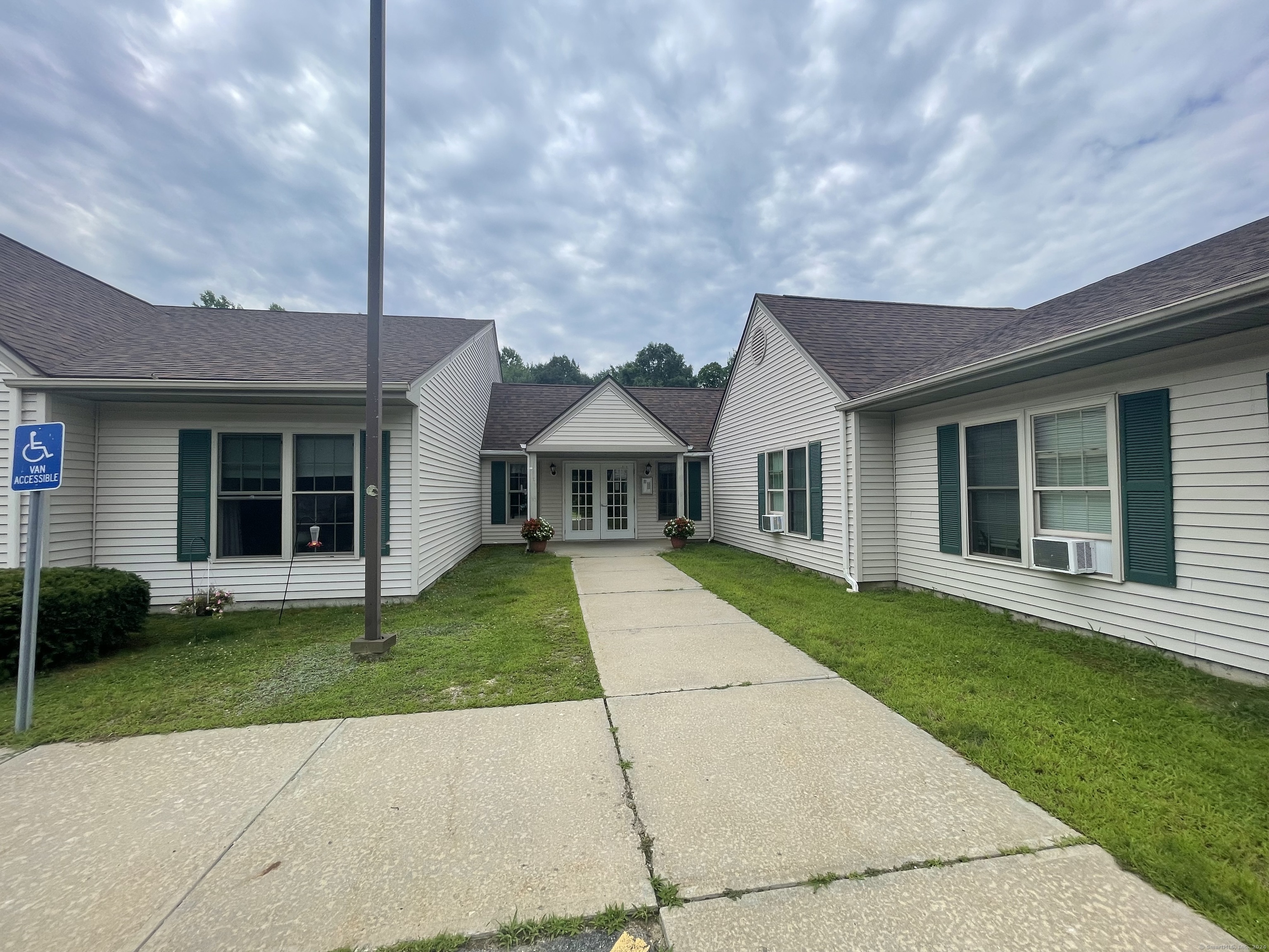 30 Knollwood Drive Property Photo 2