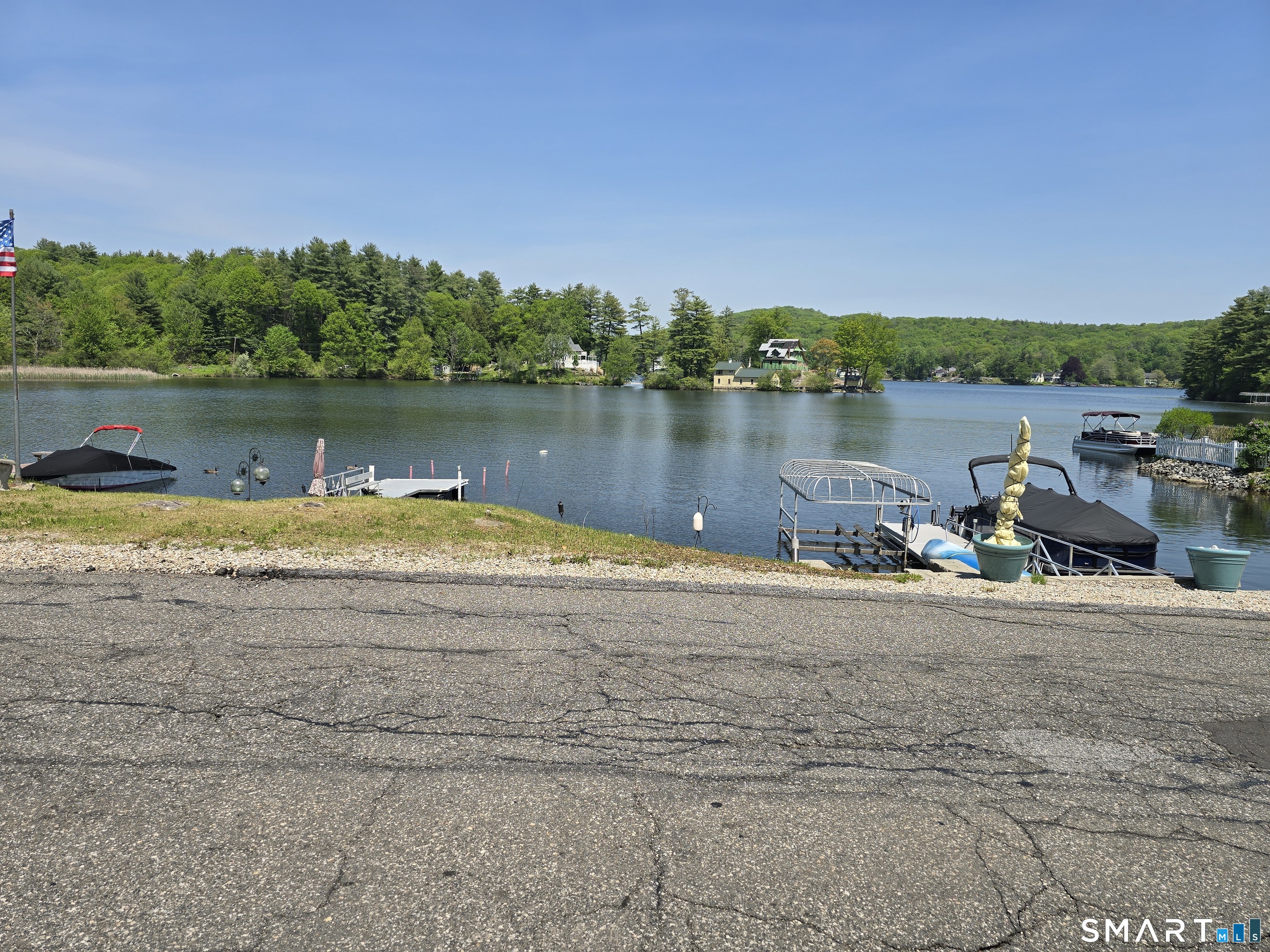 535,538 Wakefield West Boulevard Property Photo 2