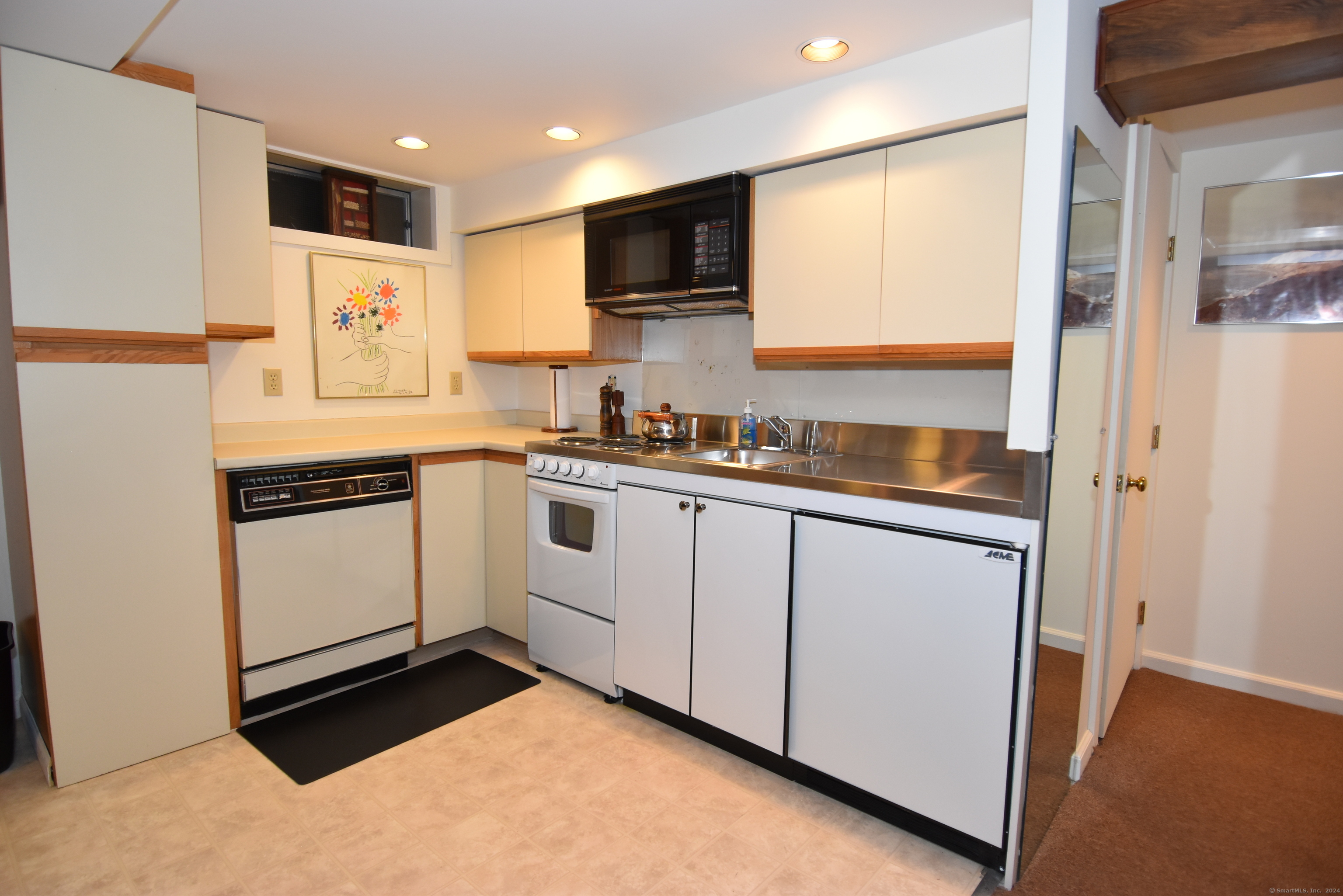 148 Flanders Road Property Photo 30