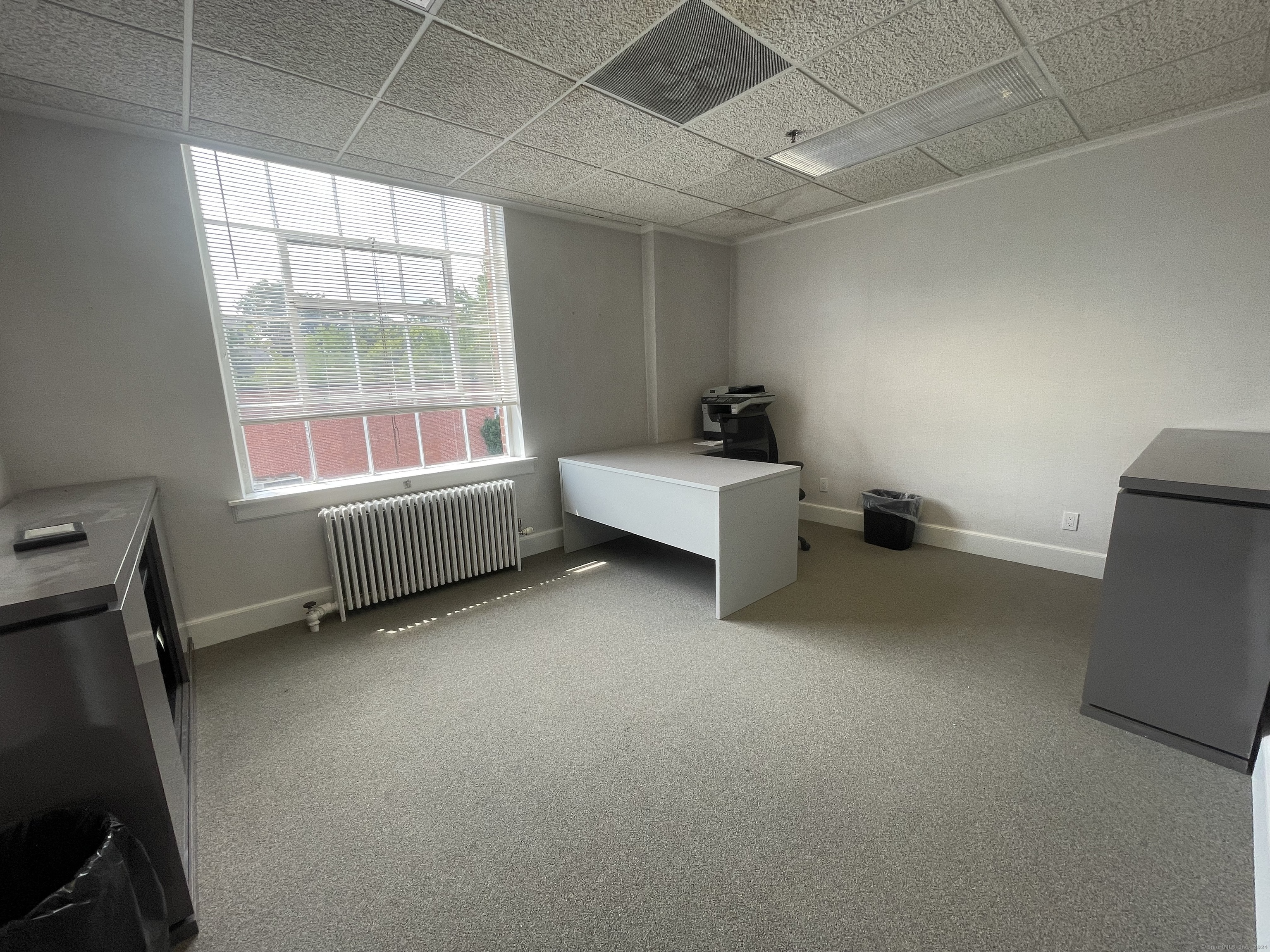 998 Farmington Suite 213 Avenue Property Photo 3