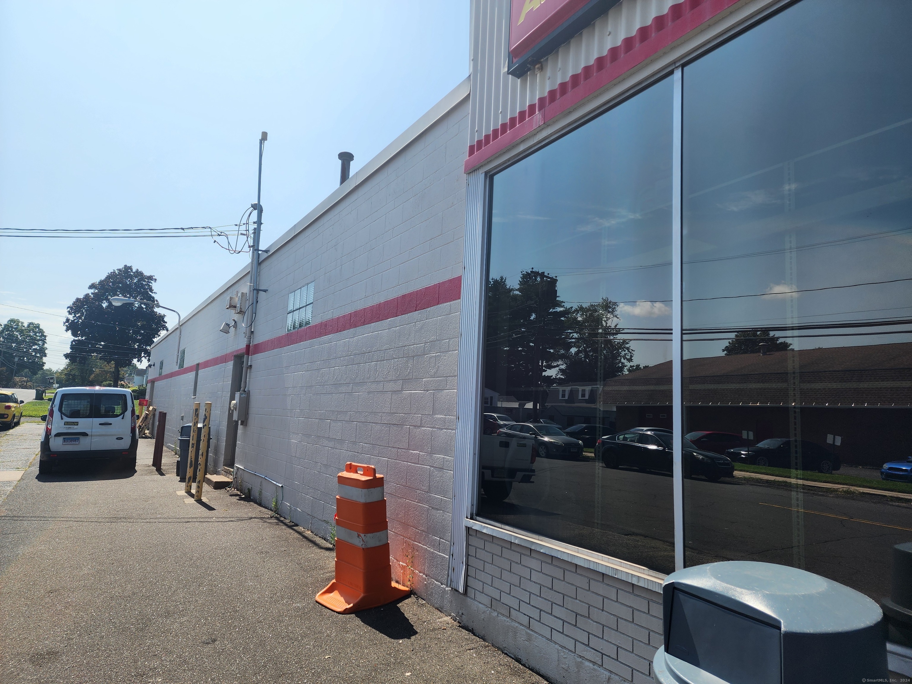 790 Farmington Avenue Property Photo 12