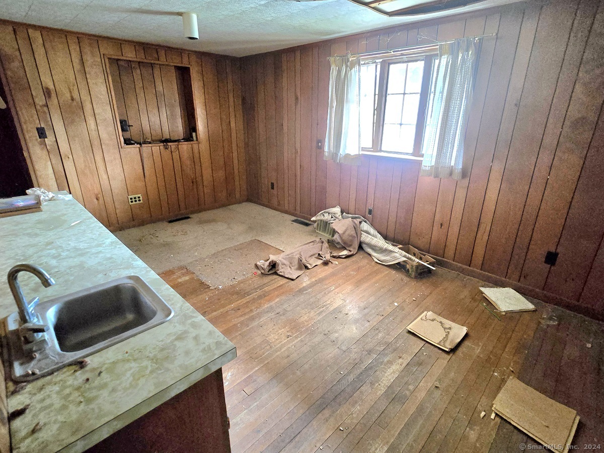 420 Long Hill Road Property Photo 11