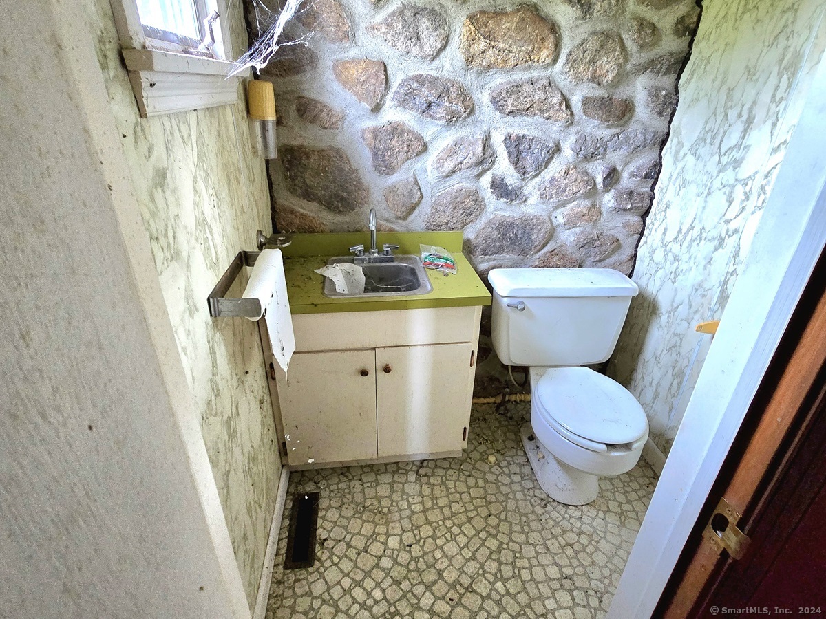 420 Long Hill Road Property Photo 30