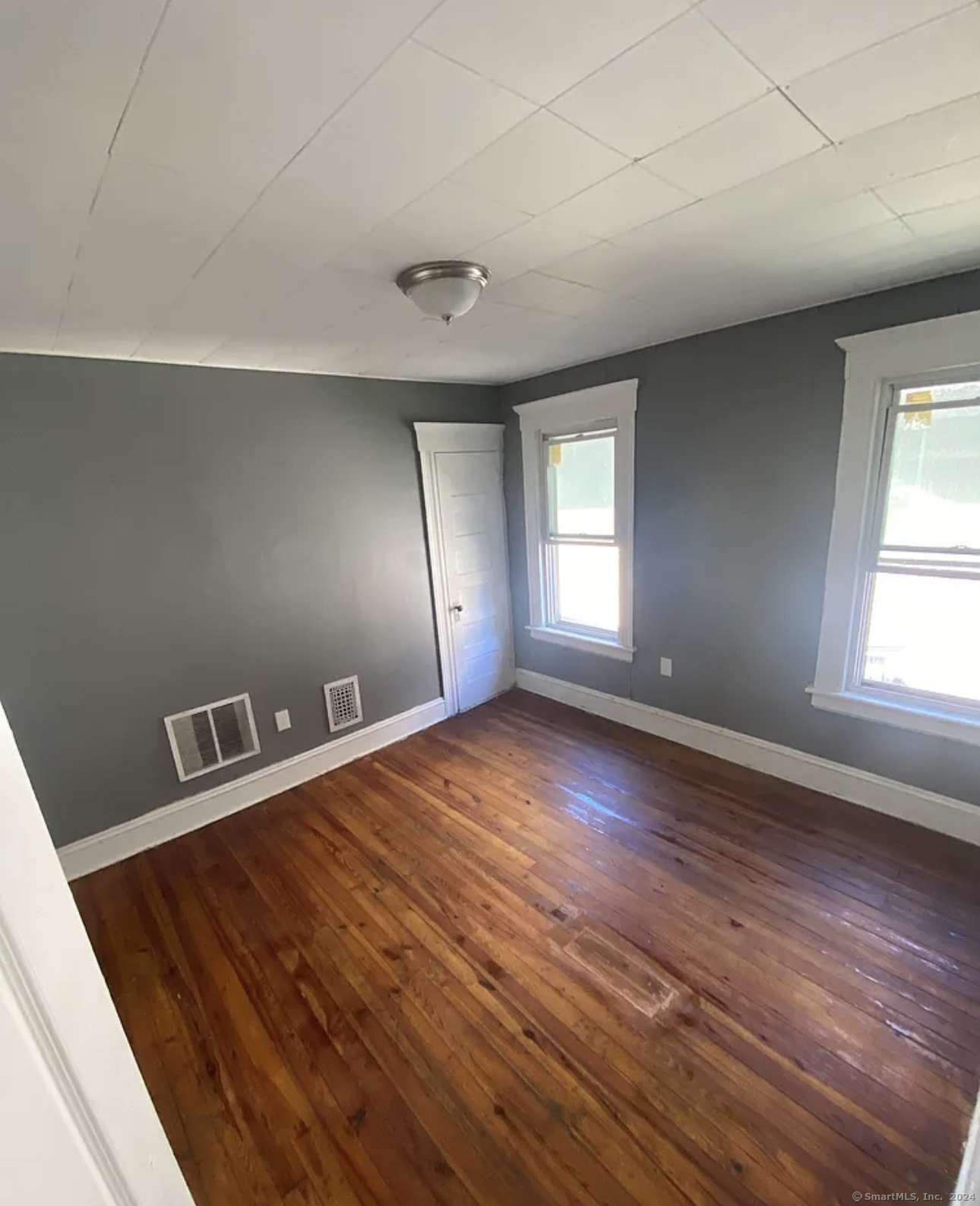 2260 Fairfield Avenue Property Photo 1