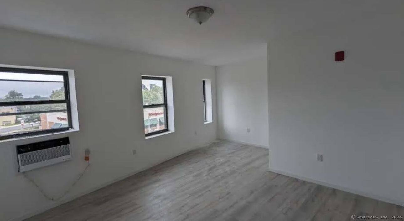 677 Fairfield Avenue Property Photo 1