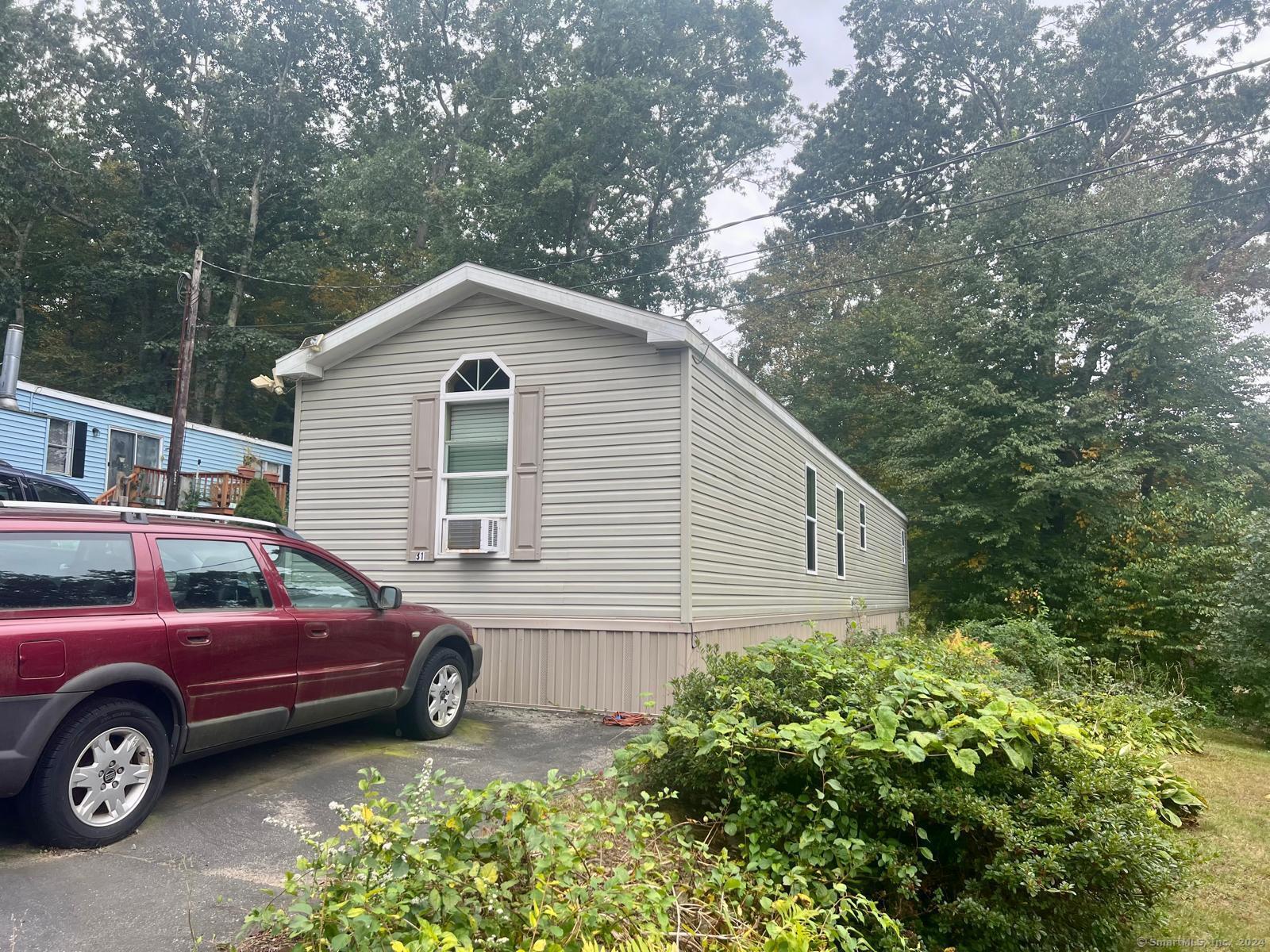 31 Nashua St Property Photo 2