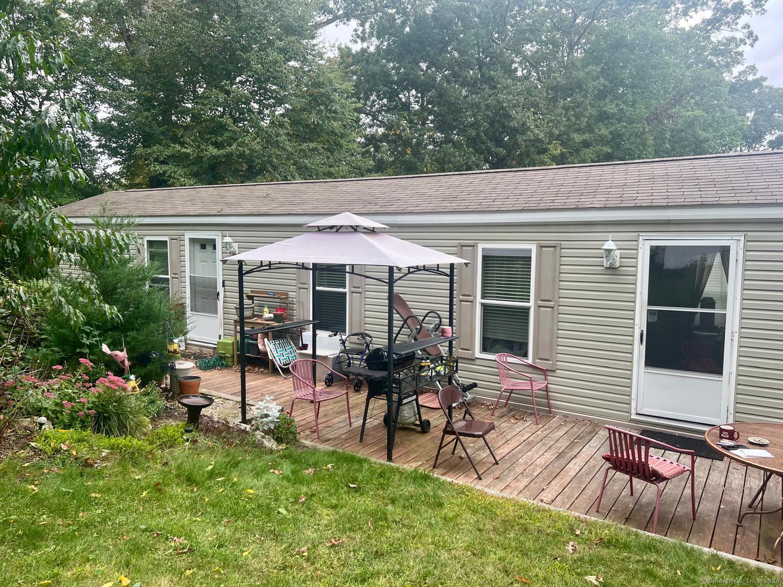 31 Nashua St Property Photo 17