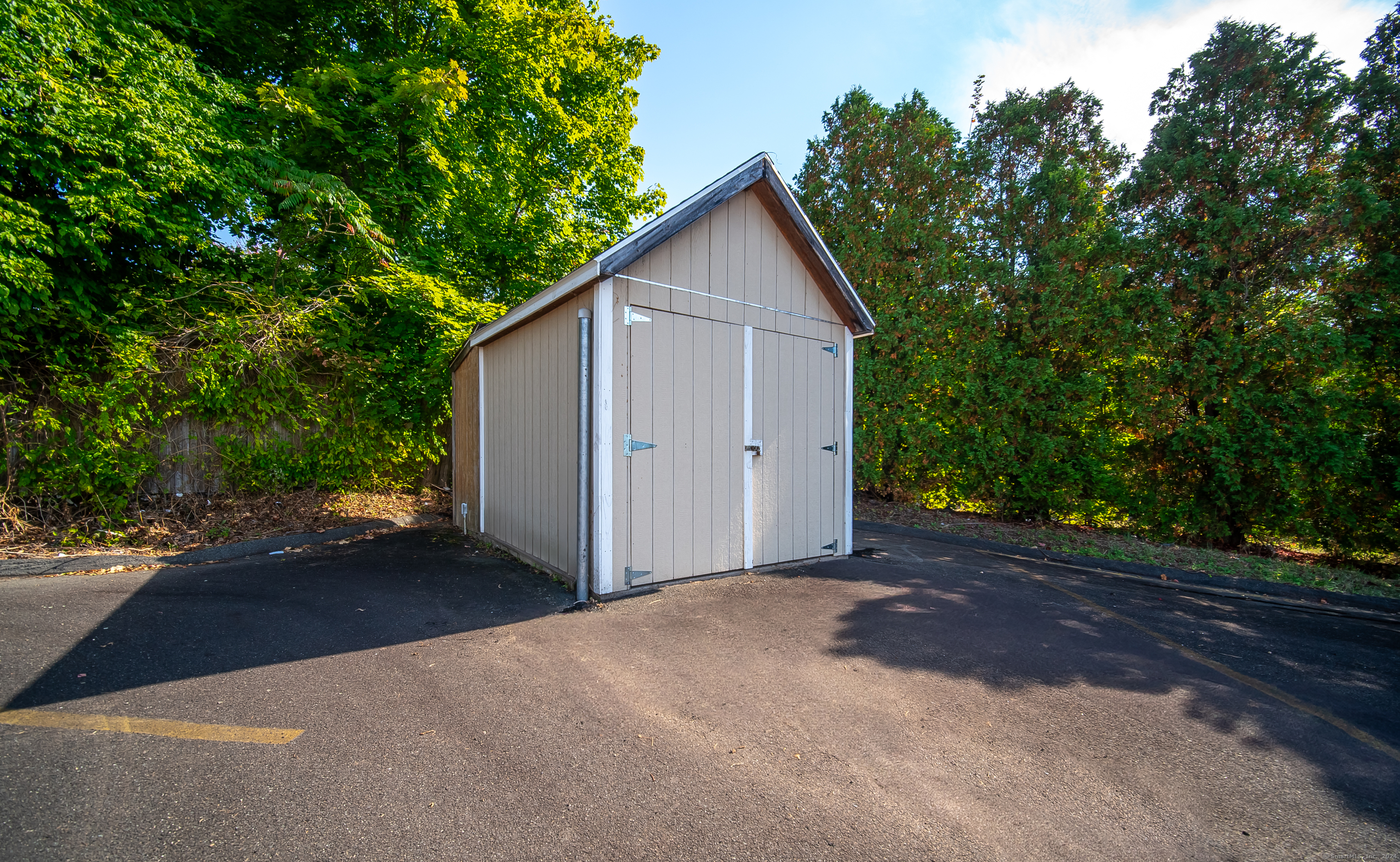 110 Coe Avenue Property Photo 17