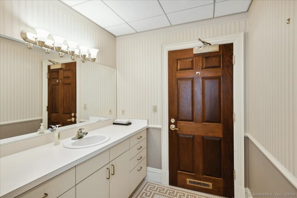 760 Hopmeadow Street Property Photo 20