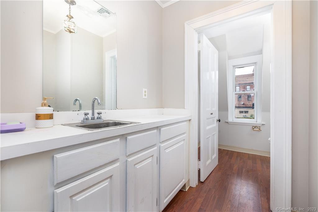 25 Court Street Property Photo 24