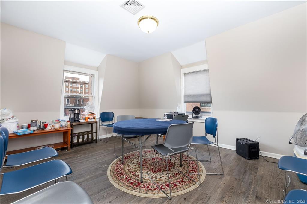 25 Court Street Property Photo 26