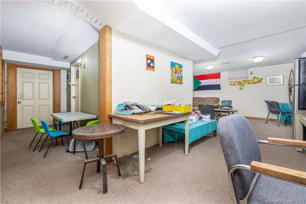 25 Court Street Property Photo 37