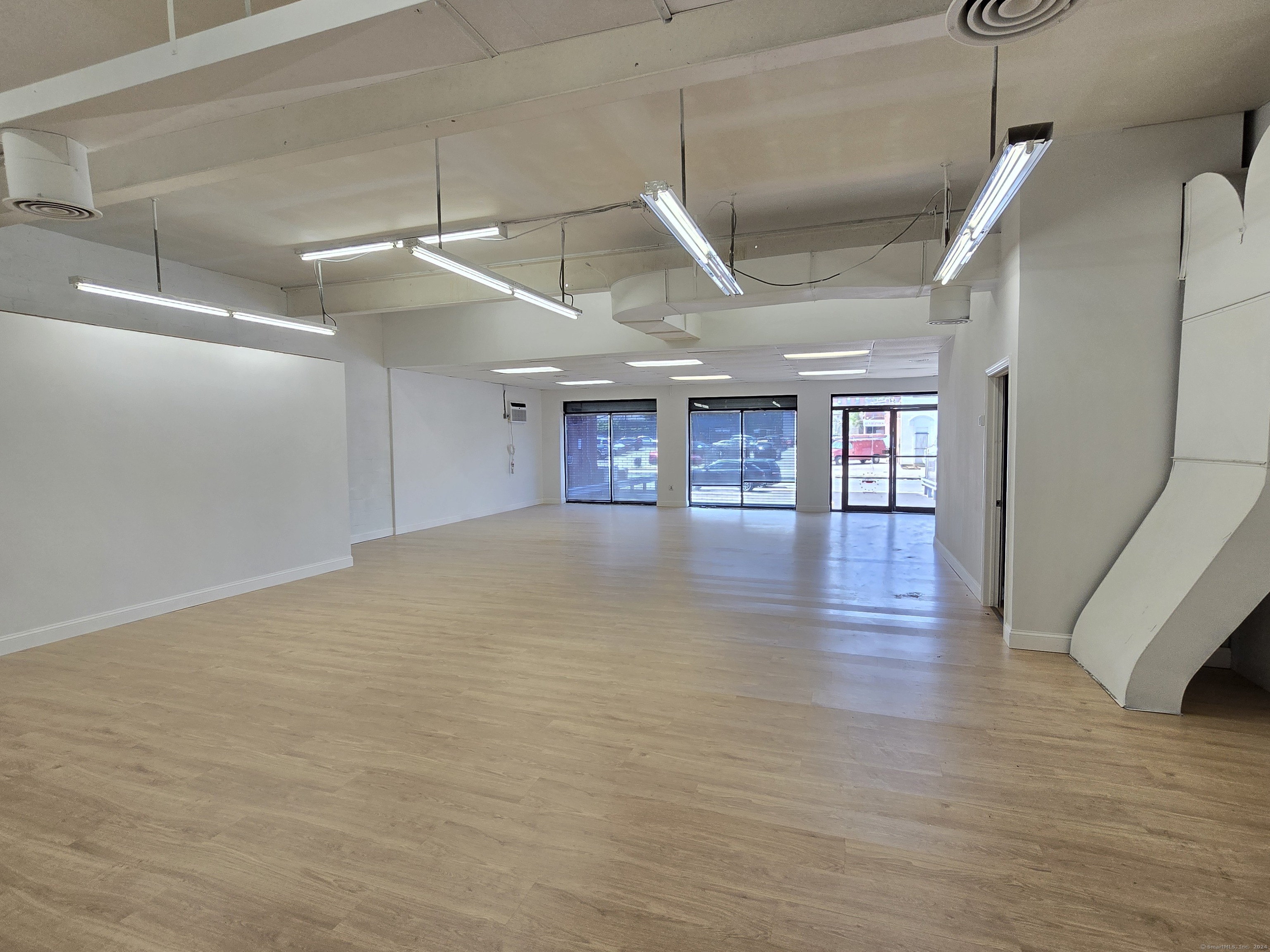 54 Lawrence St Property Photo 3