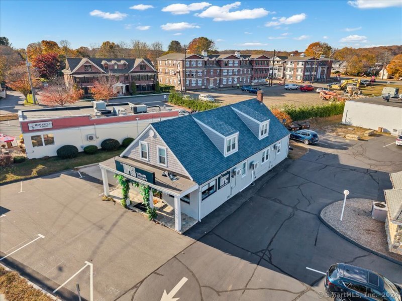 725 Boston Post Road Property Photo 3