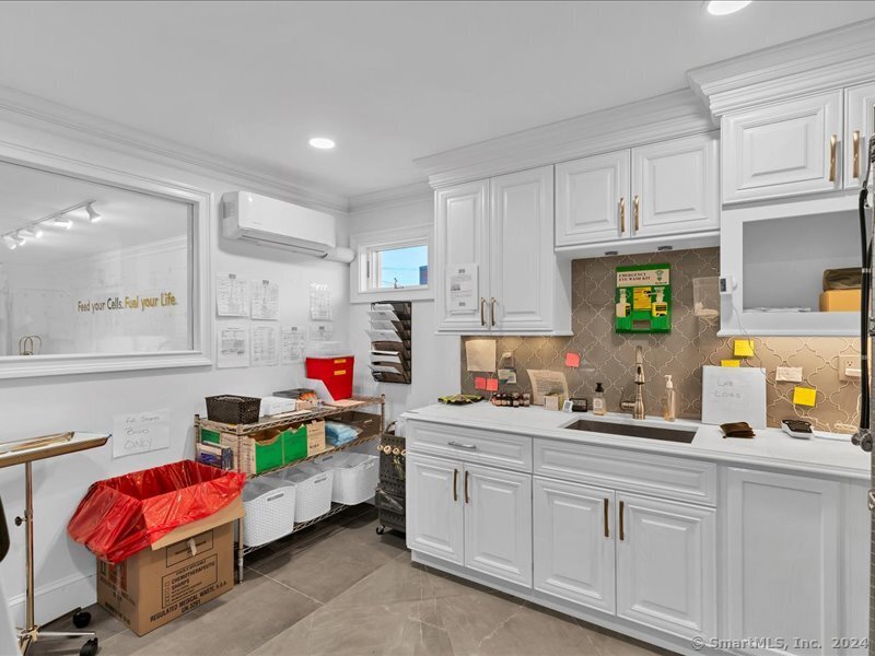 725 Boston Post Road Property Photo 12