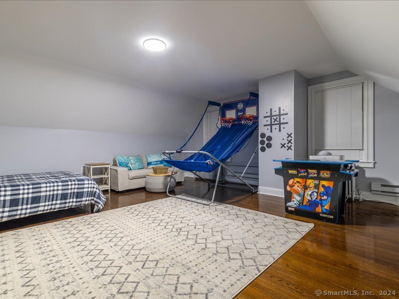 725 Boston Post Road Property Photo 32