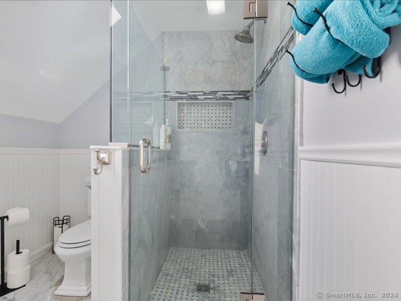 725 Boston Post Road Property Photo 34