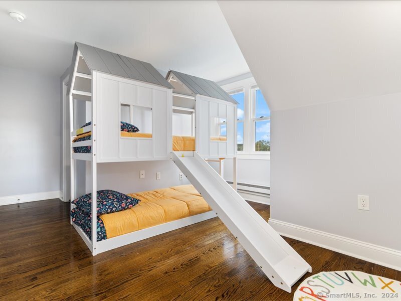 725 Boston Post Road Property Photo 36