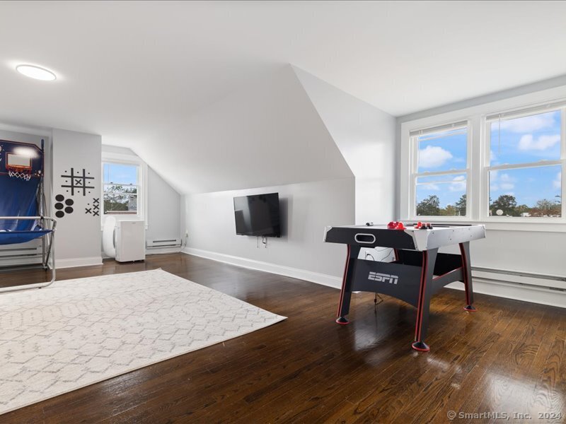 725 Boston Post Road Property Photo 37