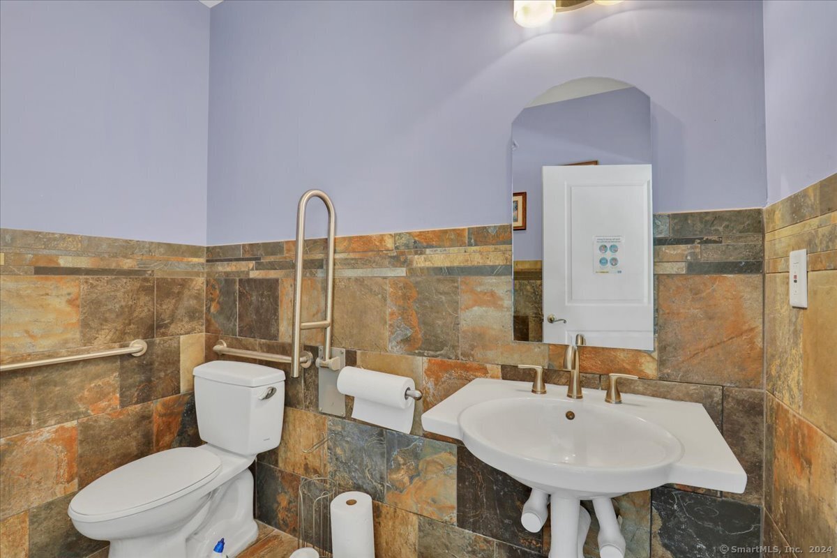 897 Main South Street Property Photo 11