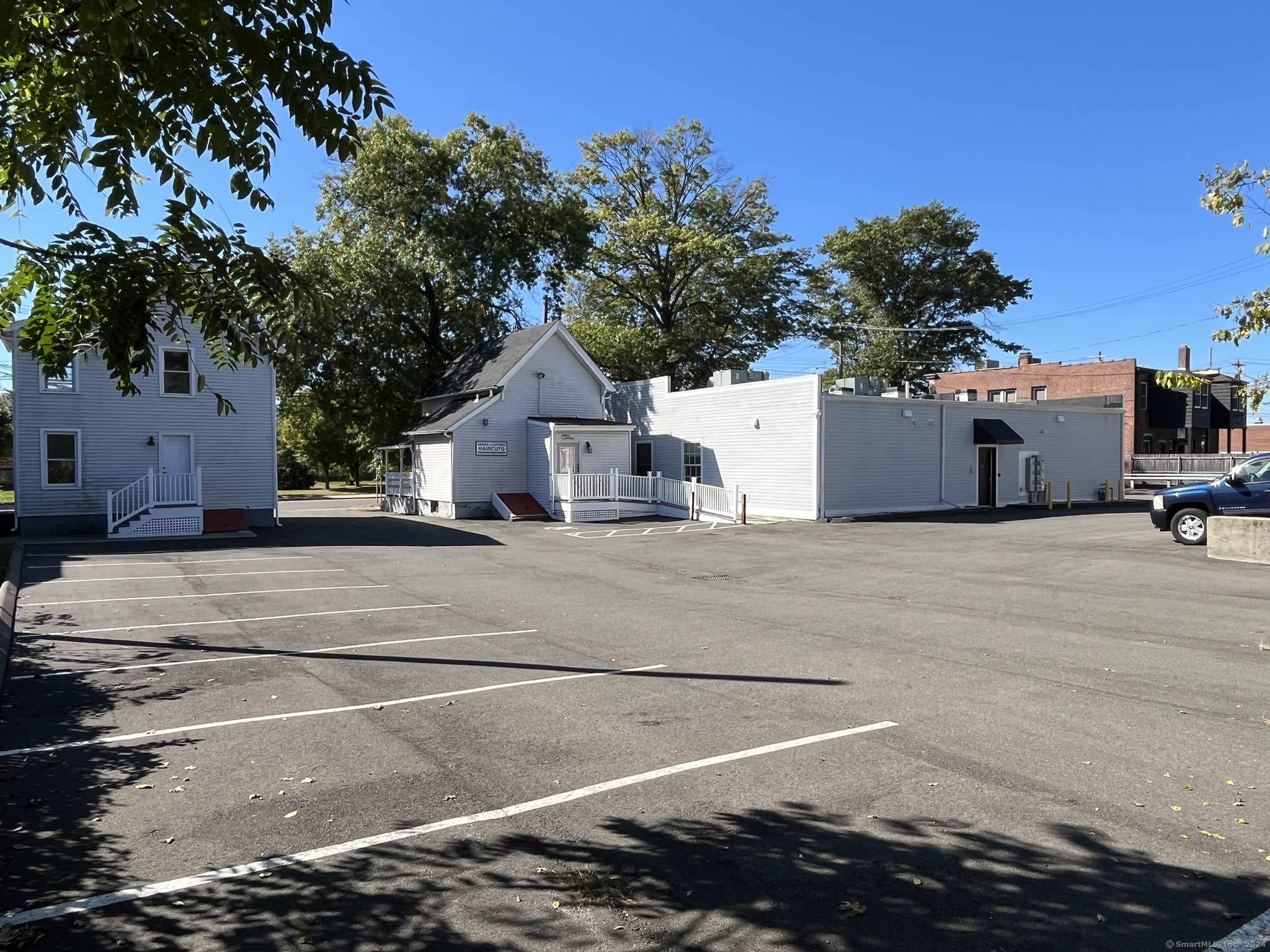 442 Forbes Avenue Property Photo 9