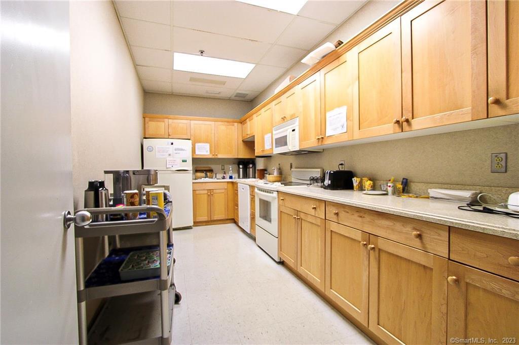 2 Elm Street Property Photo 32