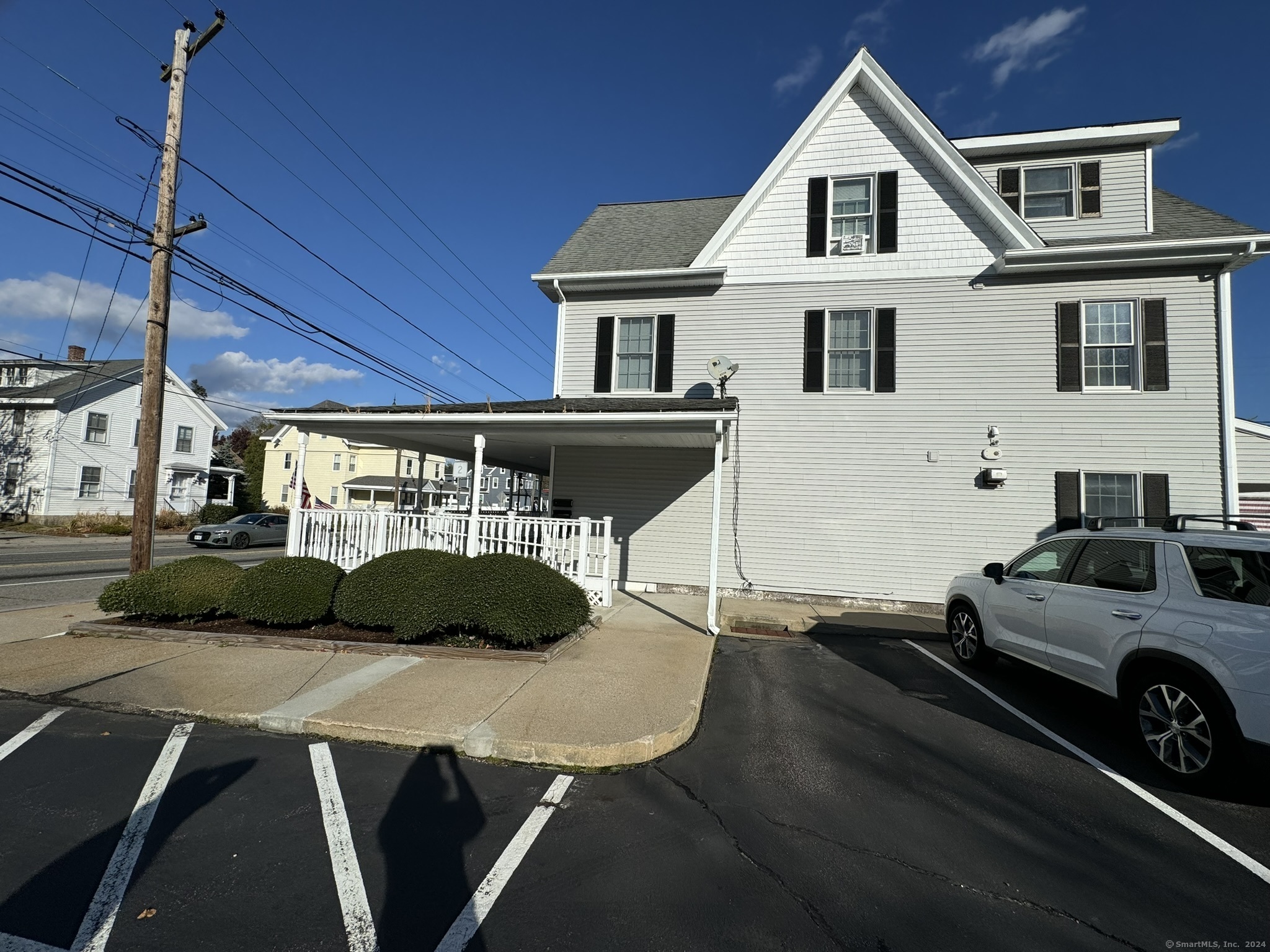 24060756 Property Photo 1