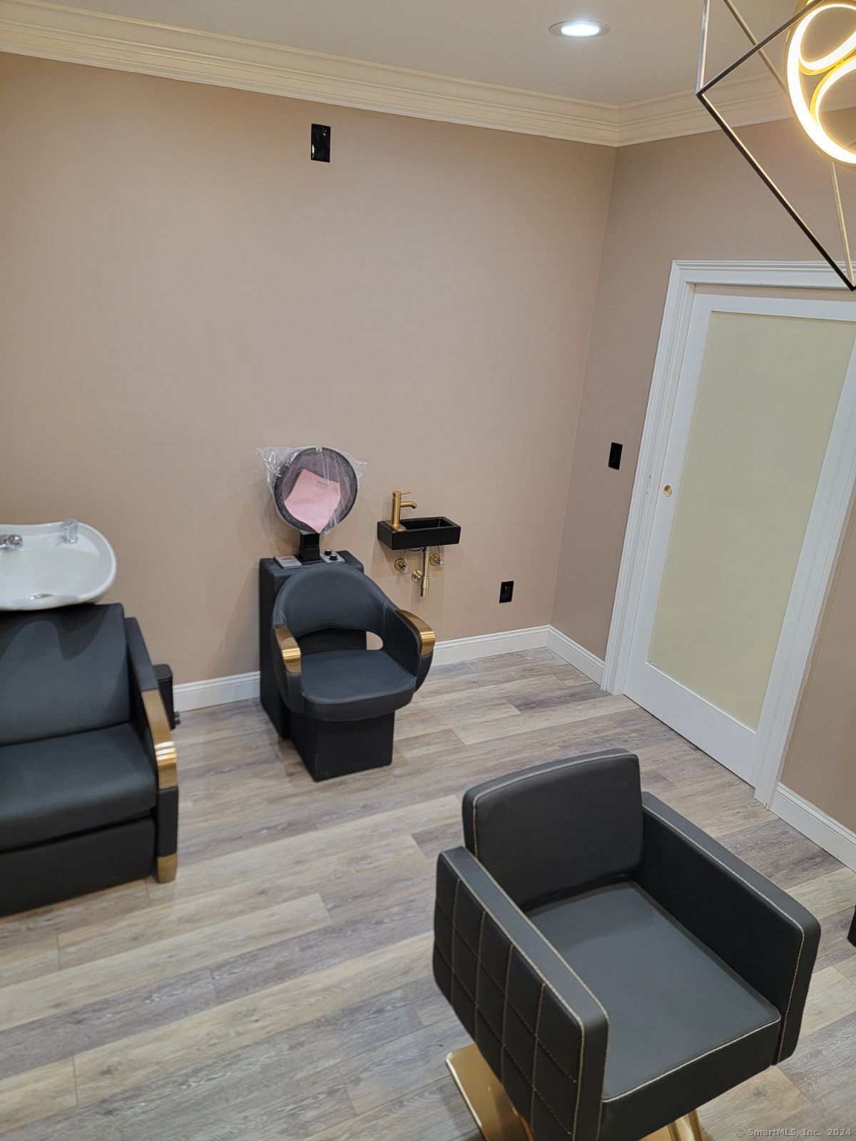 1675 Barnum Avenue Property Photo 2