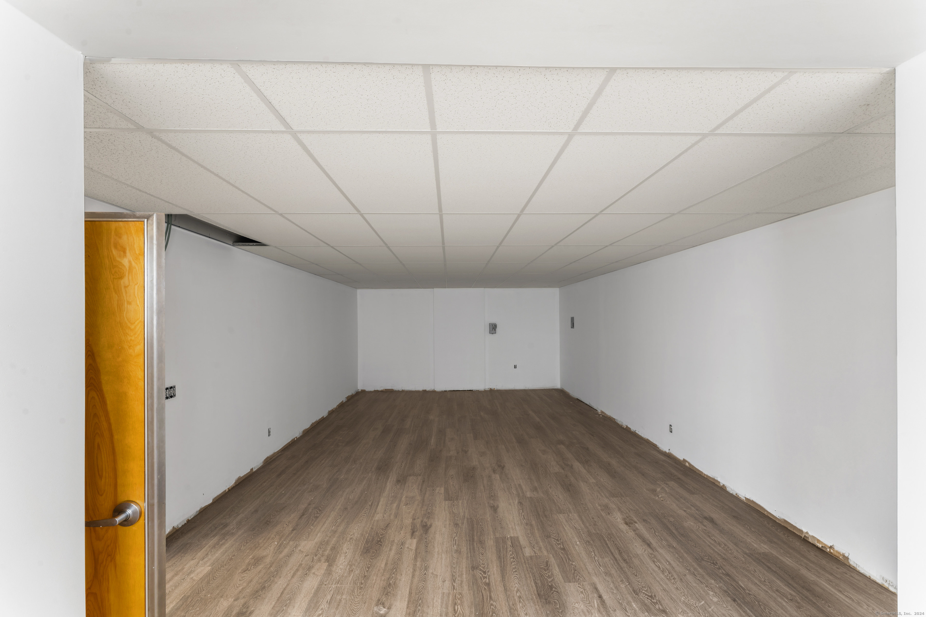 216 Crown Ll Street Property Photo 6