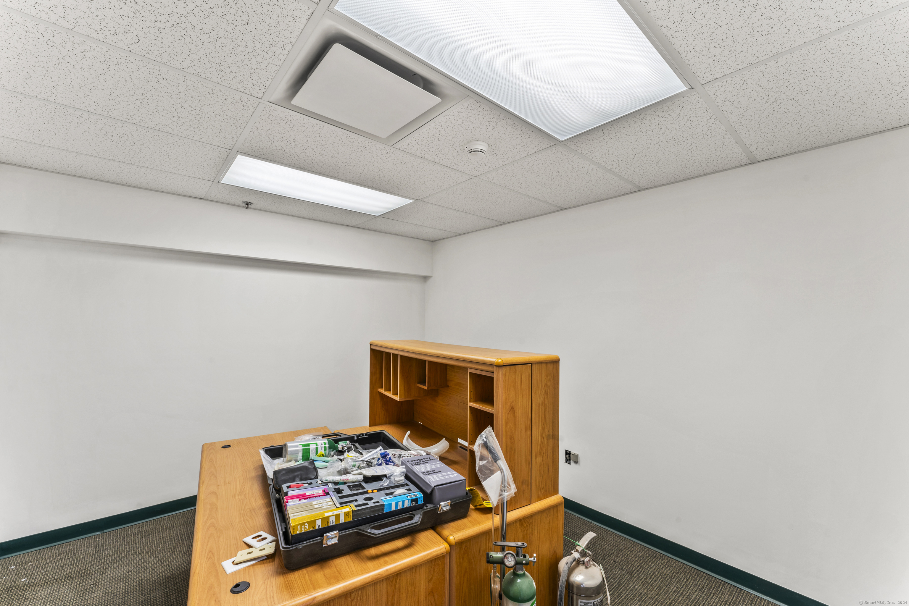 216 Crown Ll Street Property Photo 7