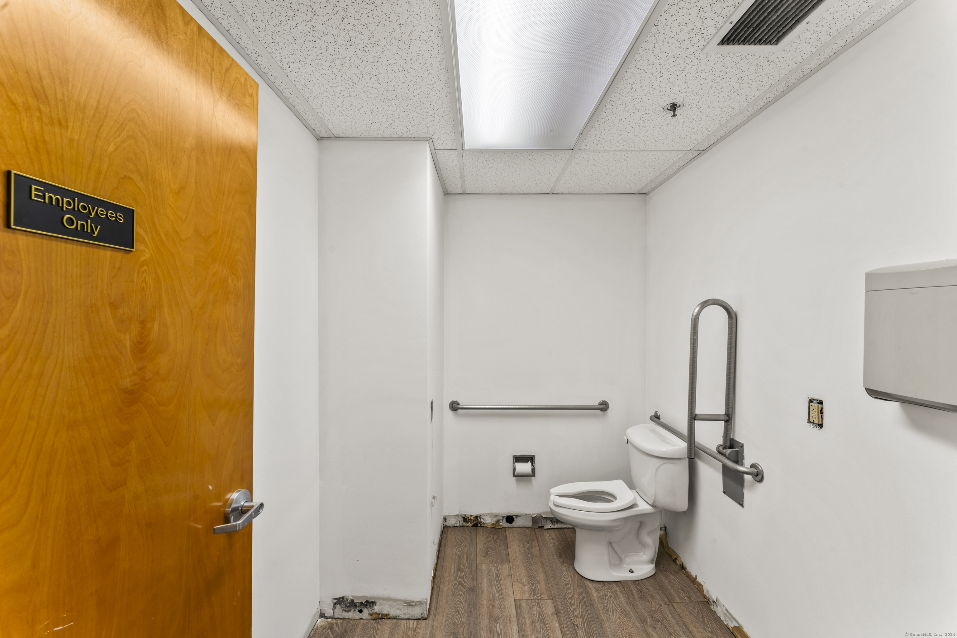 216 Crown Ll Street Property Photo 14