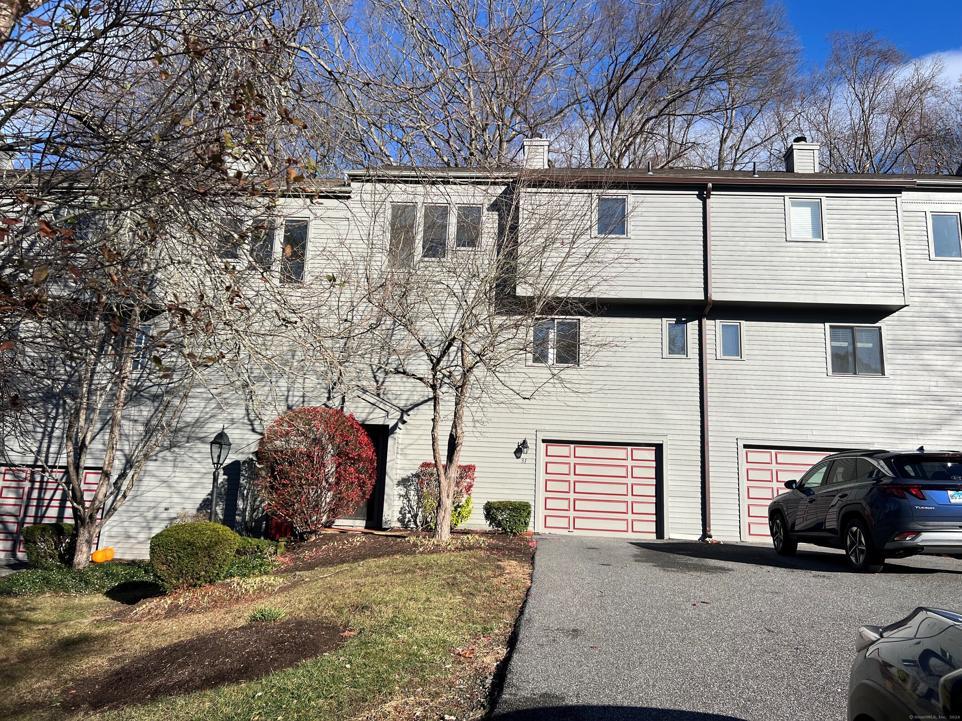 31 Ledgewood 31 Drive Property Photo 1