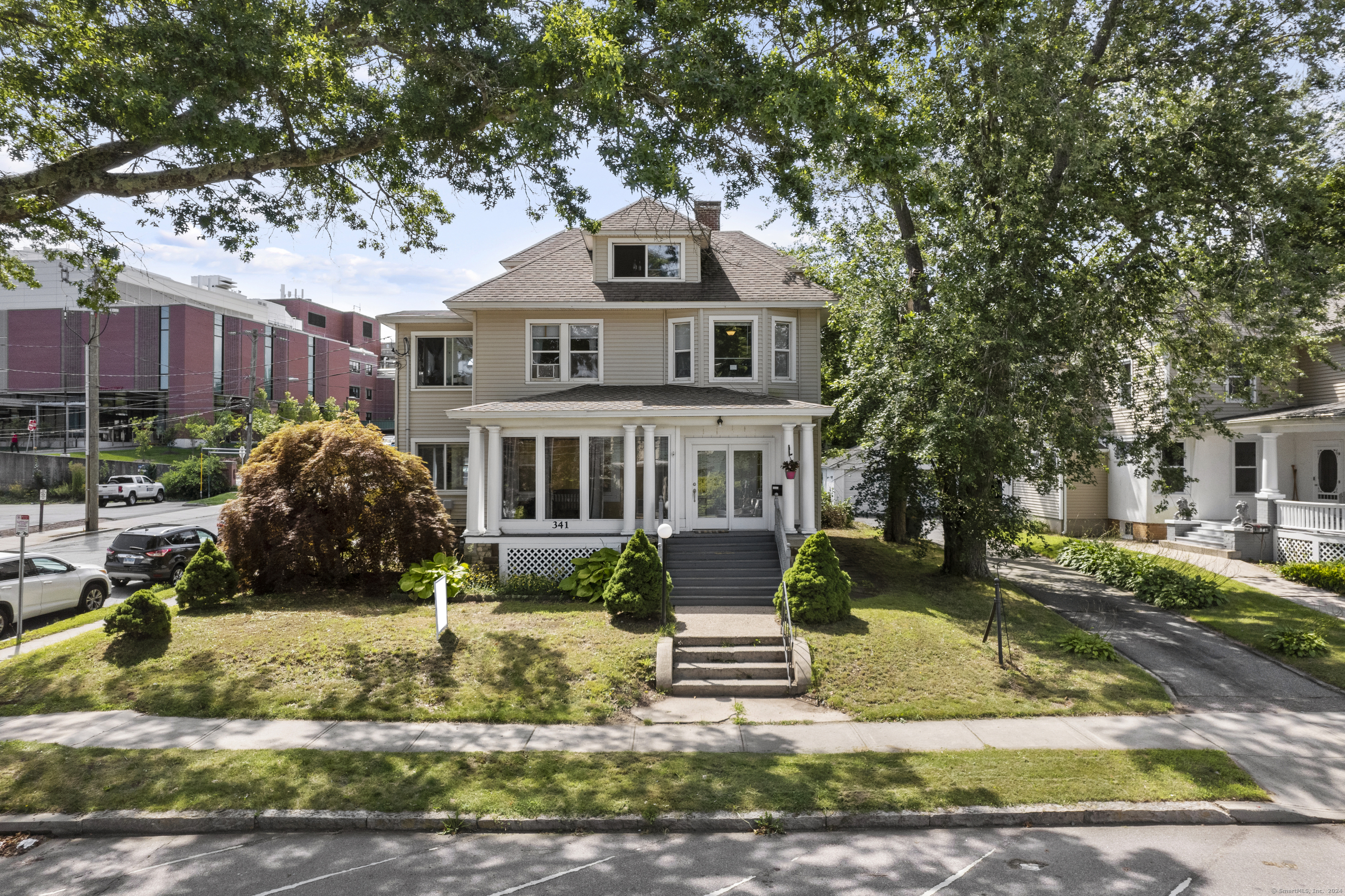 341 Montauk Avenue Property Photo 1