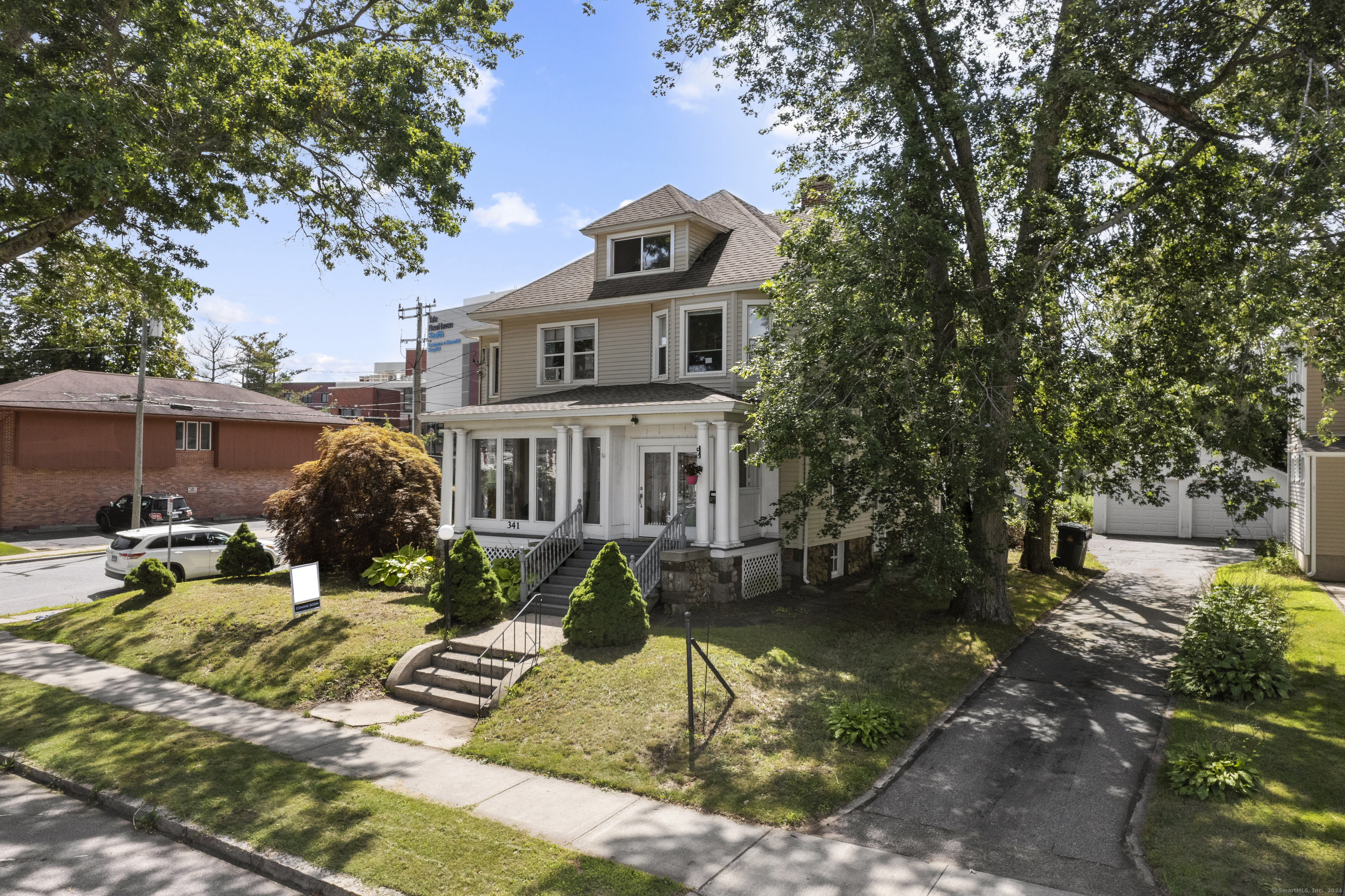 341 Montauk Avenue Property Photo 2
