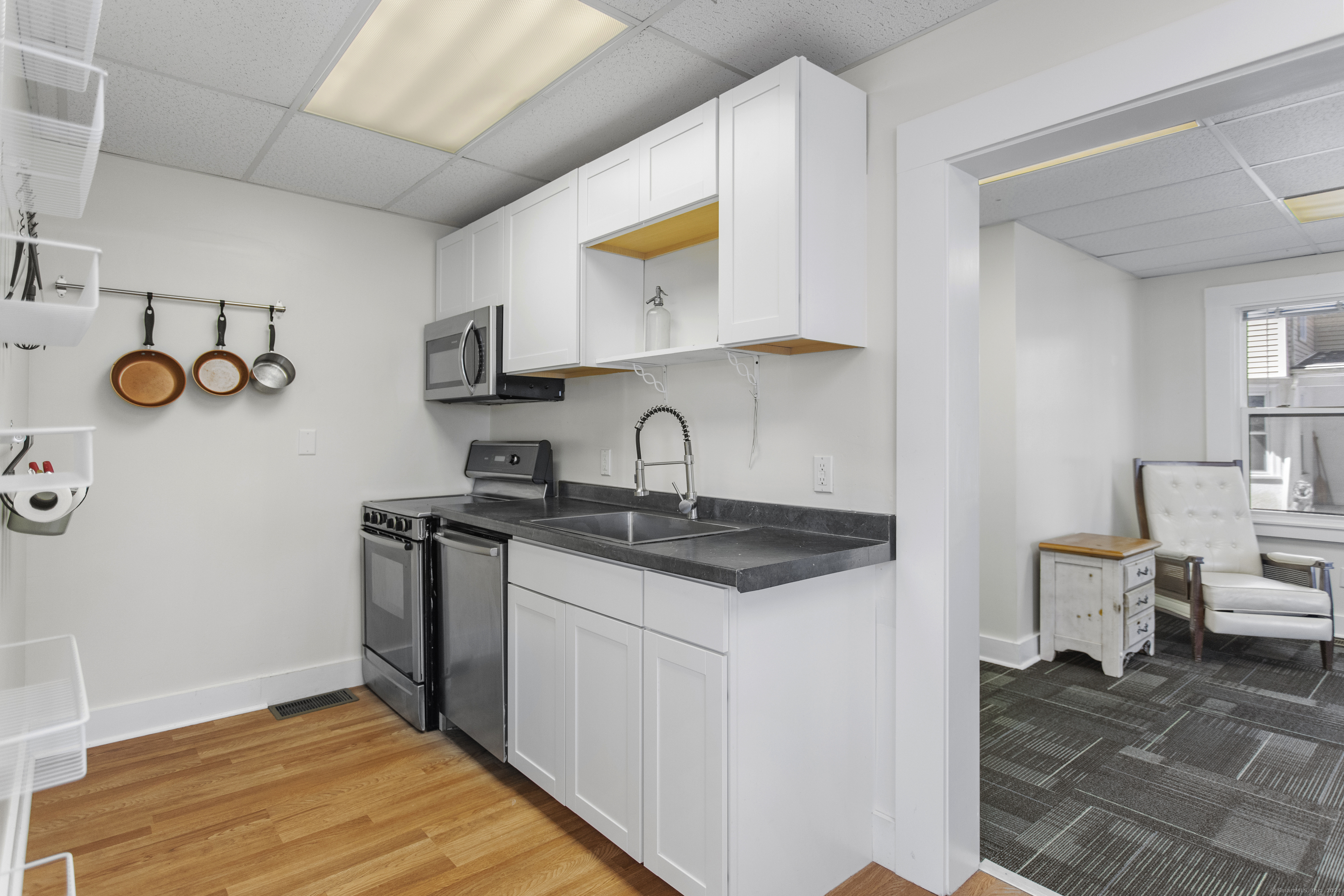 341 Montauk Avenue Property Photo 10