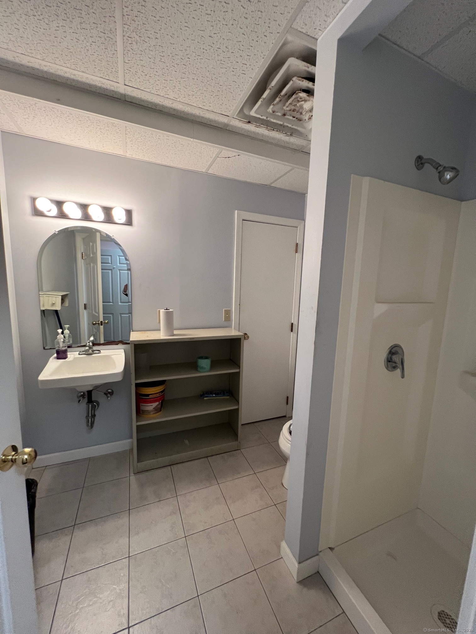 402 Thames Street Property Photo 9
