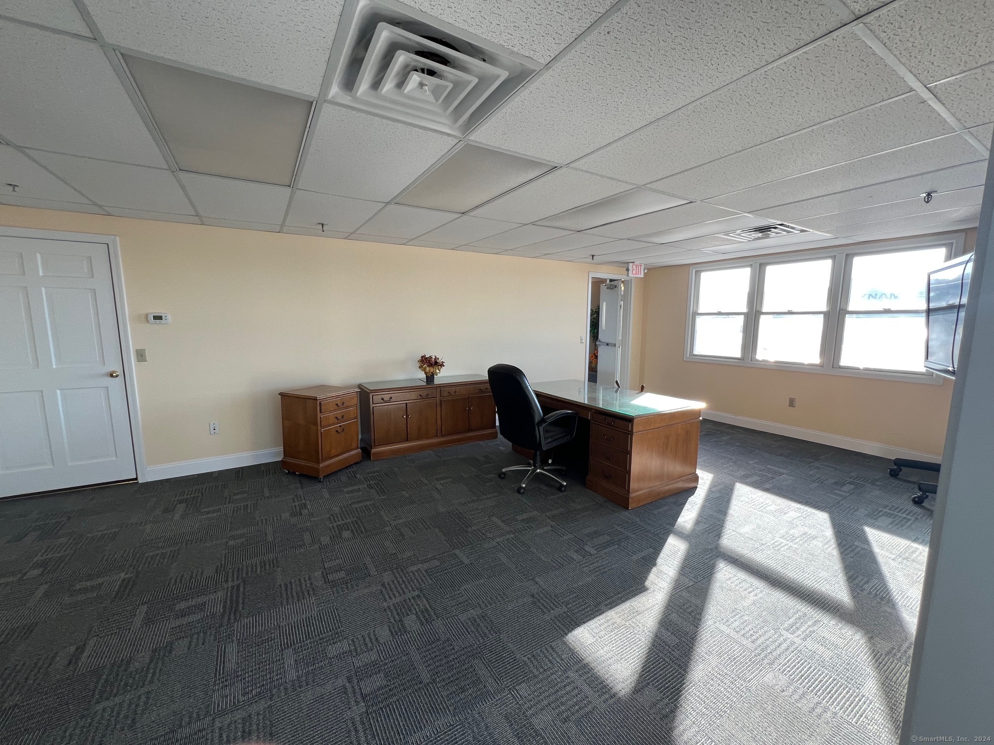 402 Thames Street Property Photo 13