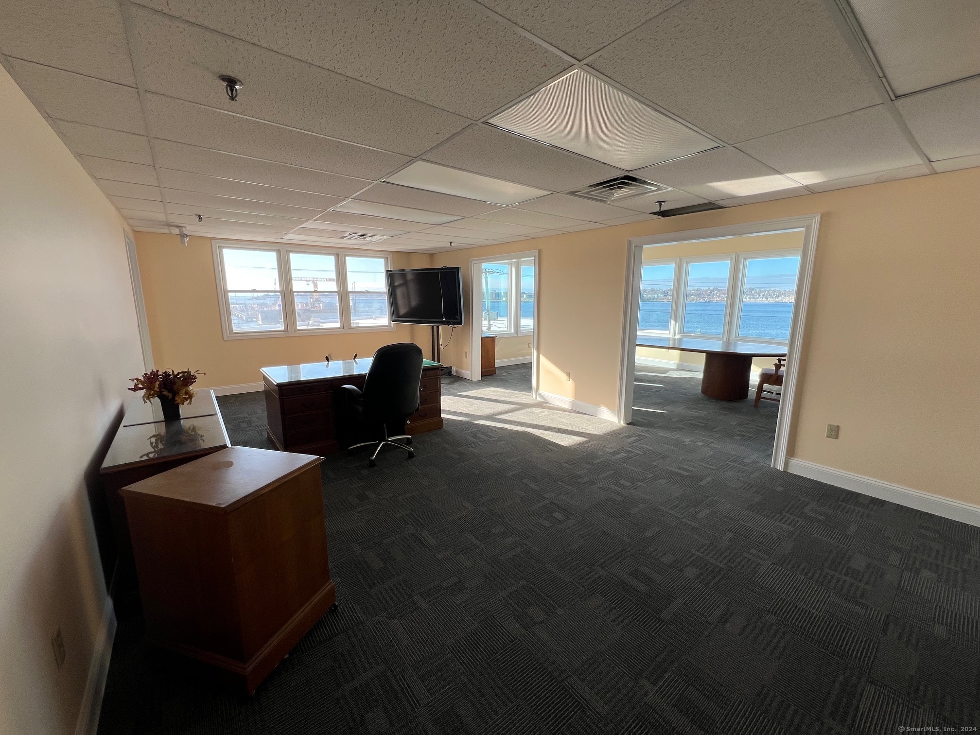 402 Thames Street Property Photo 14