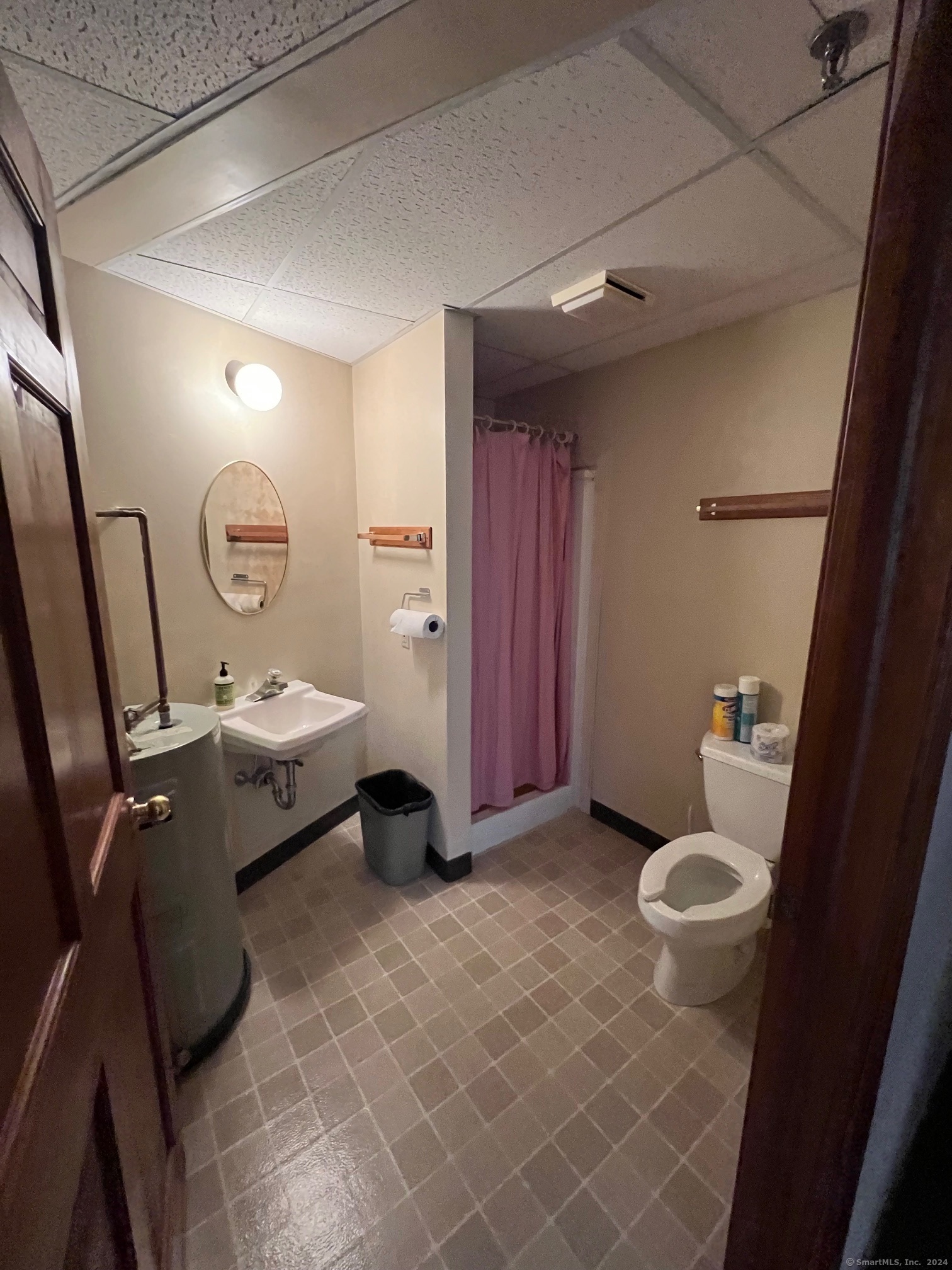 402 Thames Street Property Photo 15