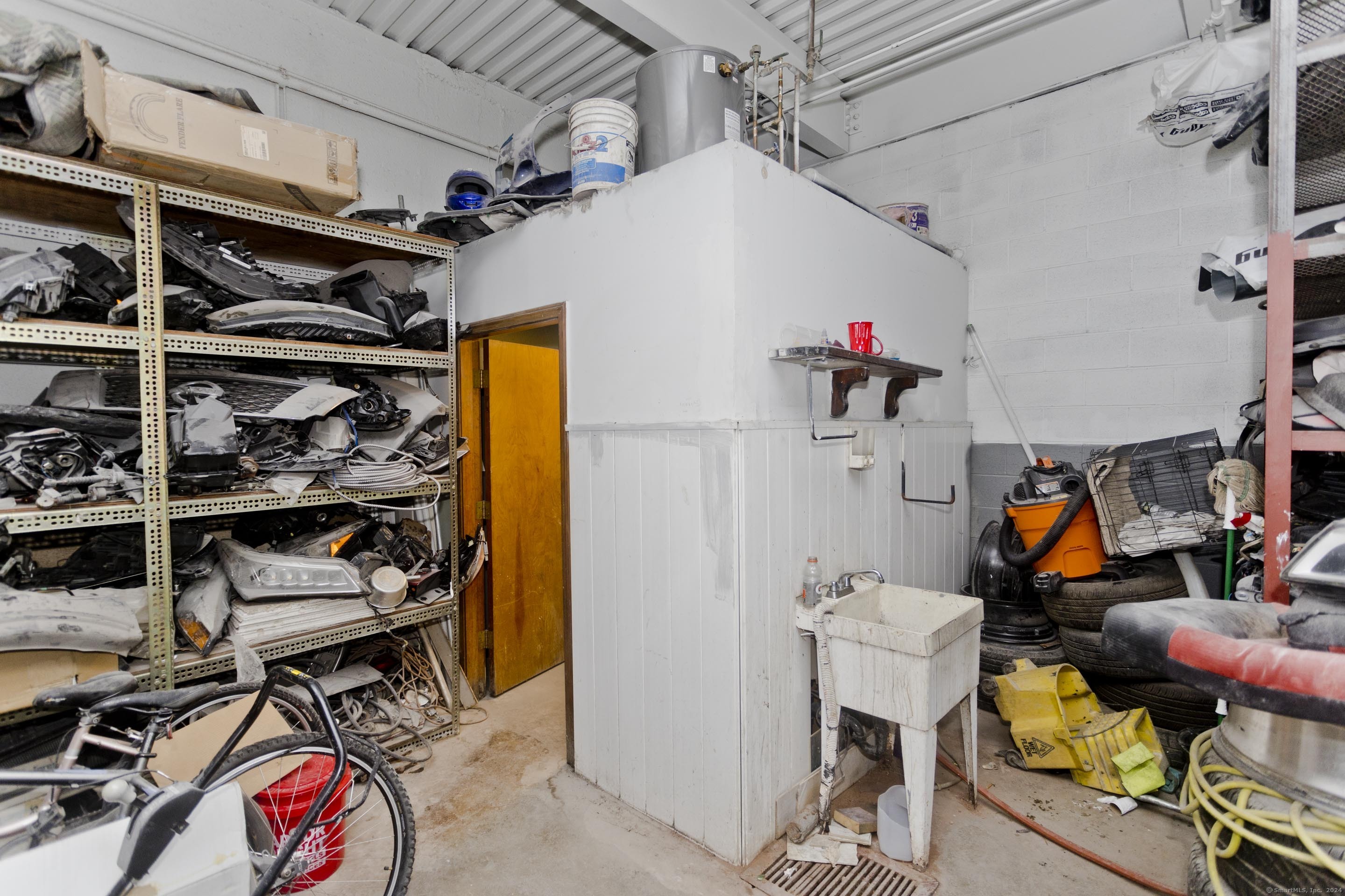 241 Ledyard B7 & B8 Street Property Photo 14