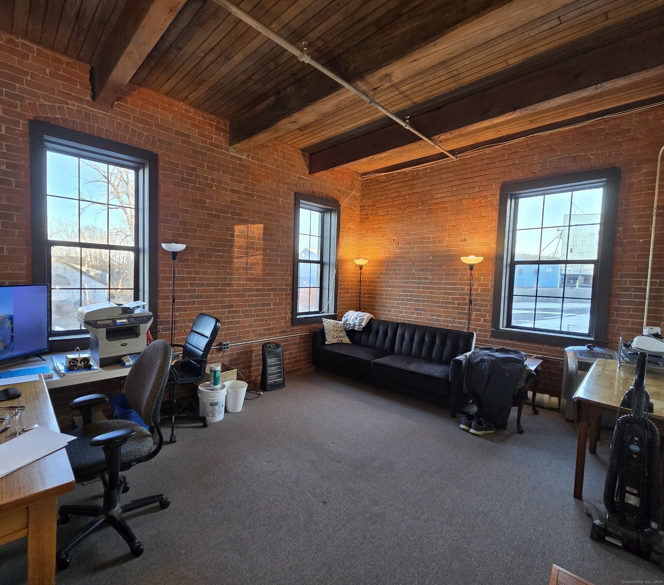 35 Oakland Street Property Photo 10